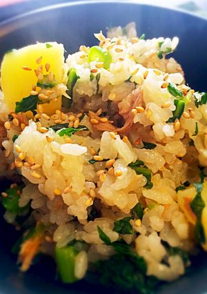 春菊とじゃが芋とツナのほくほく炊き込み飯-レシピのメイン写真