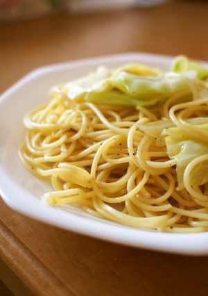 かんたんペペロンチーノ風オイリーパスタ-レシピのメイン写真