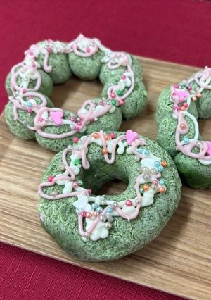 レンジで簡単☆リースドーナツ☆クリスマスに♪-レシピのメイン写真