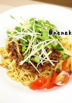 まるちゃん正麺アレンジ@ガッツリ麻婆風-レシピのメイン写真