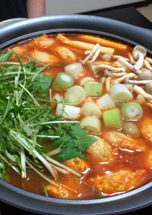 【簡単】和風ヘルシー鶏団子トマト鍋-レシピのメイン写真