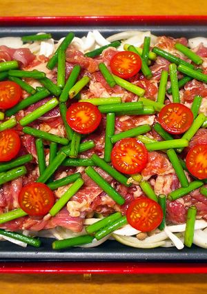 生姜焼き風ホットプレート蒸し鍋-レシピのメイン写真