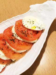 定番☆トマトとモッツァレラチーズのサラダ-レシピのメイン写真