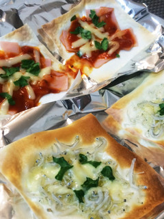 おつまみに♪焼売の皮で簡単ピザ-レシピのメイン写真