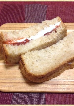 懐かしい♪いちごクリーム入りコーヒーパン-レシピのメイン写真