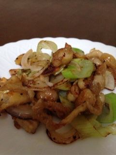 簡単‼︎鶏皮と白ネギのにんにく炒め!-レシピのメイン写真