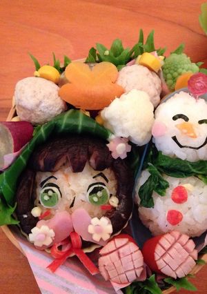 干し椎茸でスノーマンと少女キャラ弁-レシピのメイン写真