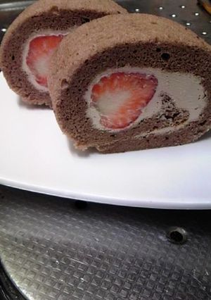 苺とチョコのロールケーキ-レシピのメイン写真