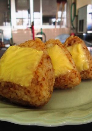 高校生が考案「チーズおかか焼きおにぎり」-レシピのメイン写真