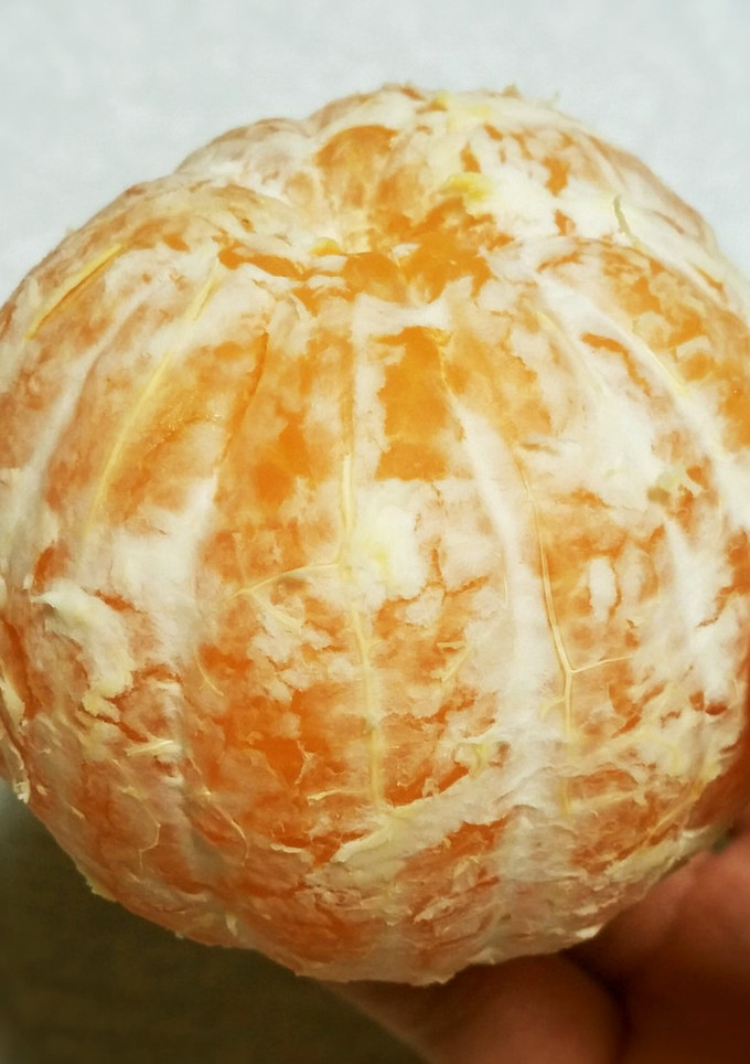 ネーブルの皮を簡単に手でむく方法☆-レシピのメイン写真