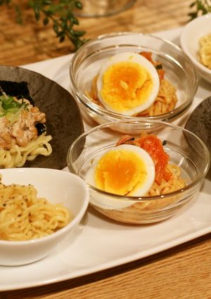 マルちゃん正麺でちょこっと盛り三品-レシピのメイン写真