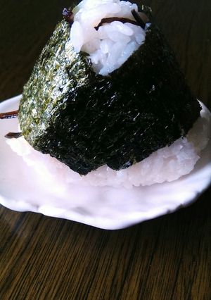 ゴマ昆布のおにぎり-レシピのメイン写真