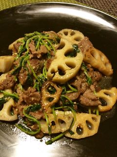 牛肉とれんこんと豆苗の炒め物-レシピのメイン写真