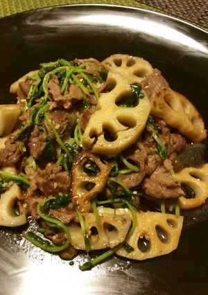 牛肉とれんこんと豆苗の炒め物-レシピのメイン写真