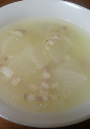 なぜか金華ハム風味の大根ベーコンスープ-レシピのメイン写真