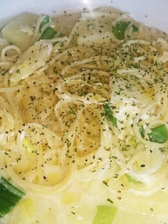 ネギとスライスチーズのスパゲッティ-レシピのメイン写真