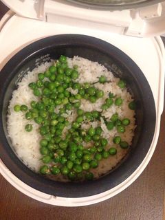 旬到来!えんどう豆ご飯・胡麻風味-レシピのメイン写真