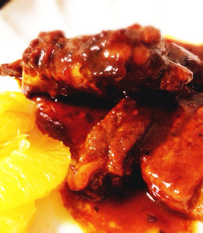 煮るだけ簡単♡贅沢スペアリブのオレンジ煮 by HAMAMOCO