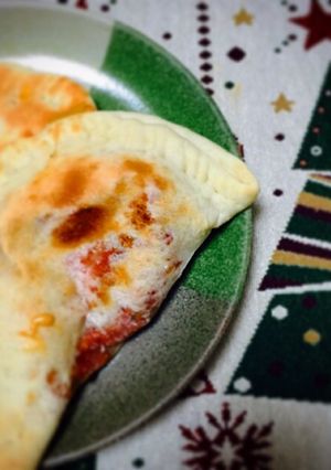 余ったピザ生地でカルツォーネ風-レシピのメイン写真