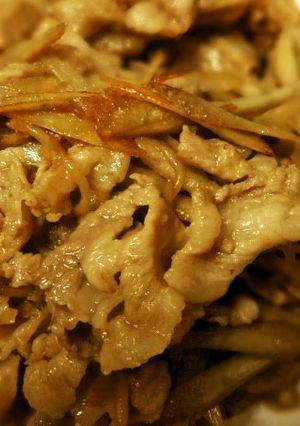 ご飯に合う！豚バラとごぼうで濃いウマ炒め-レシピのメイン写真
