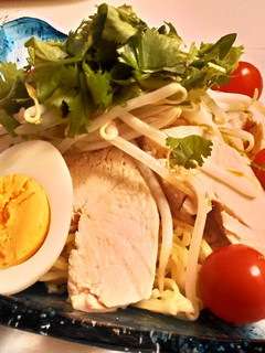 パクチーと茹で鳥のピリ辛冷やし中華-レシピのメイン写真