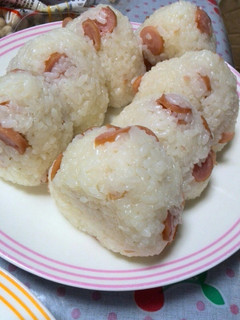 簡単♪ウインナーおにぎり-レシピのメイン写真