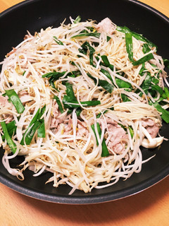 フライパンでもやしと豚肉の重ね蒸し-レシピのメイン写真