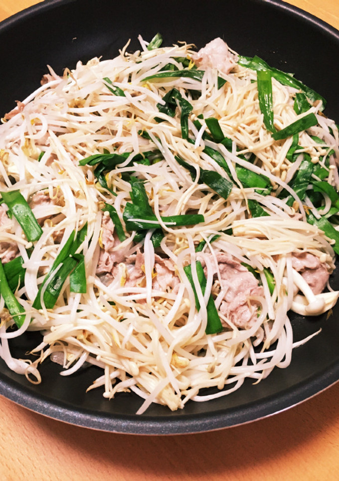 フライパンでもやしと豚肉の重ね蒸し-レシピのメイン写真