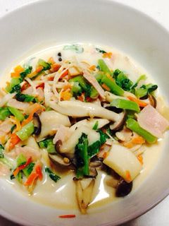 大根の葉とキノコの豆乳スープ-レシピのメイン写真