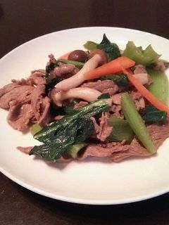 牛肉と小松菜のオイスターソース炒め-レシピのメイン写真
