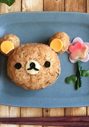 炊き込みご飯で＊リラックマ デコおにぎり-レシピのメイン写真