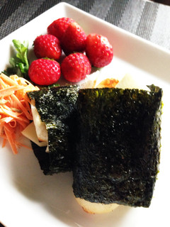 ワインのお供になる餅とチーズの磯辺焼き-レシピのメイン写真