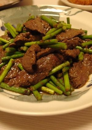 旨！鯨とにんにくの芽のしょうがカレー炒め-レシピのメイン写真