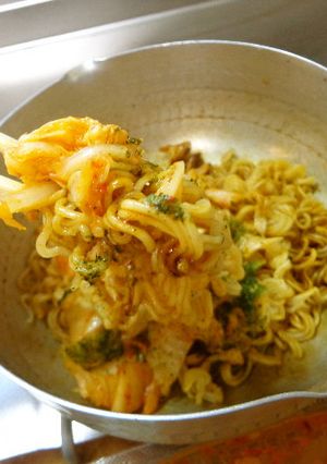 最速のインスタントキムチ焼きそば-レシピのメイン写真