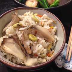 รูปของ 打ち豆と舞茸の炊き込みごはん