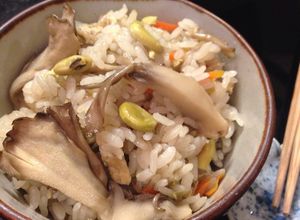打ち豆と舞茸の炊き込みごはん-レシピのメイン写真