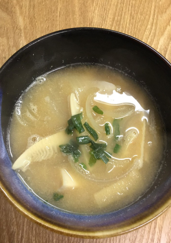 玉ねぎとたけのこのみそ汁-レシピのメイン写真