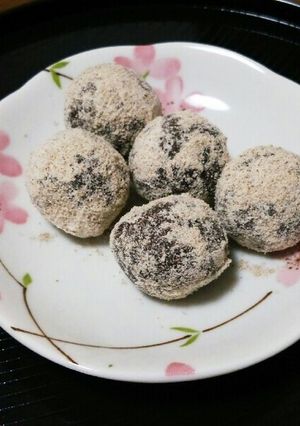 あん玉（ごまあん）★お抹茶のお菓子に-レシピのメイン写真