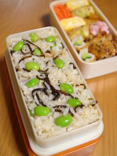 おいなりあげ&塩昆布&枝豆の混ぜご飯-レシピのメイン写真