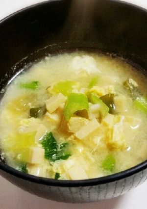 高野豆腐とかぶの葉の卵とじ味噌汁-レシピのメイン写真