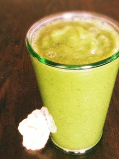 レタスりんごキウイのグリーンスムージー-レシピのメイン写真