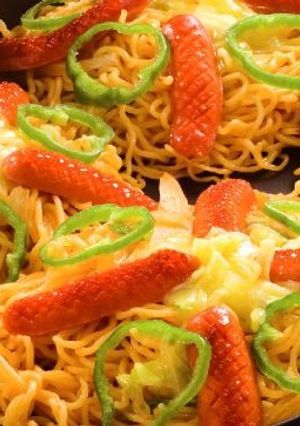 ウインナーと焼きそばのチーズ鉄板焼き-レシピのメイン写真
