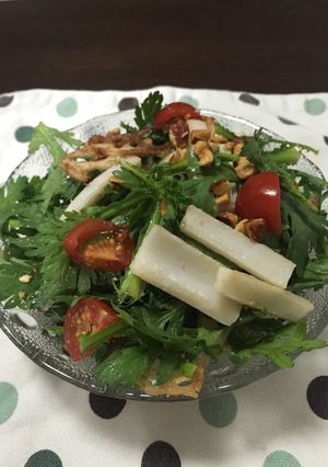 香りもおいしい春菊と蓮根のサラダ-レシピのメイン写真