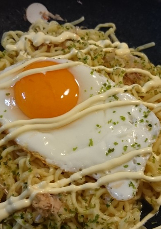 見た目は焼きそば！？マヨ冷やし中華-レシピのメイン写真