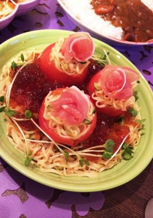 オシャレ〜ジュレがけ冷麺inトマトカップ-レシピのメイン写真