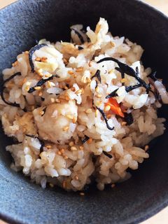 栄養たっぷり♪ひじきの炊き込みごはん-レシピのメイン写真