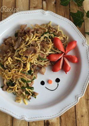 赤ウインナーでお花★デコ焼きそばプレート-レシピのメイン写真
