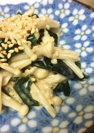 材料2つで超簡単！えのき×わかめサラダ-レシピのメイン写真