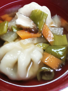小龍包と野菜のあつあつ中華スープ♪-レシピのメイン写真