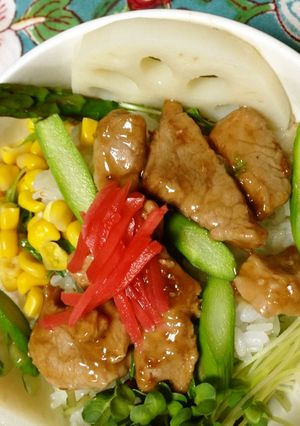 白翠黄紅肉コロ丼-レシピのメイン写真